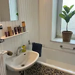 아파트 Casa Luna 6 Min Hbf , Erdgeschosswohnung ,altbau *