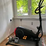 Casa Luna 6 Min Hbf , Erdgeschosswohnung ,altbau * 뒤스부르크
