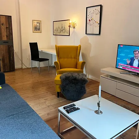 Apartamento Casa Luna 6 Min Hbf , Erdgeschosswohnung ,altbau *