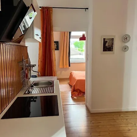 Casa Luna 6 Min Hbf , Erdgeschosswohnung ,altbau Apartamento *