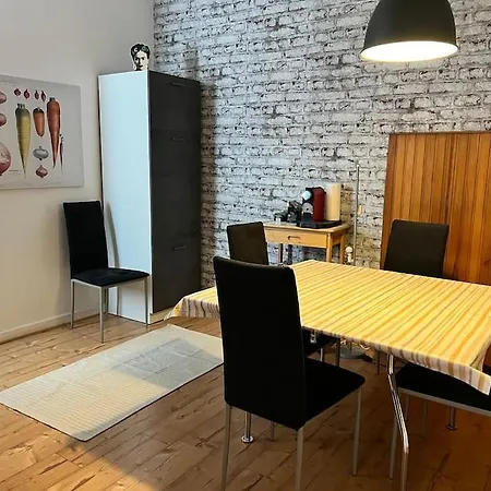 Casa Luna 6 Min Hbf , Erdgeschosswohnung ,altbau دوسبرغ