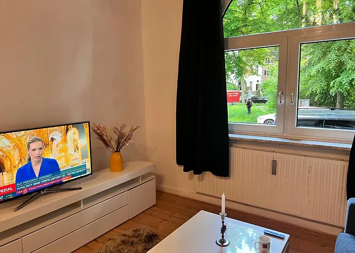 Casa Luna 6 Min Hbf , Erdgeschosswohnung ,altbau Apartmán *