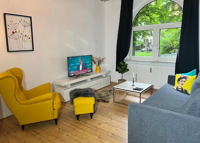 Casa Luna 6 Min Hbf , Erdgeschosswohnung ,altbau