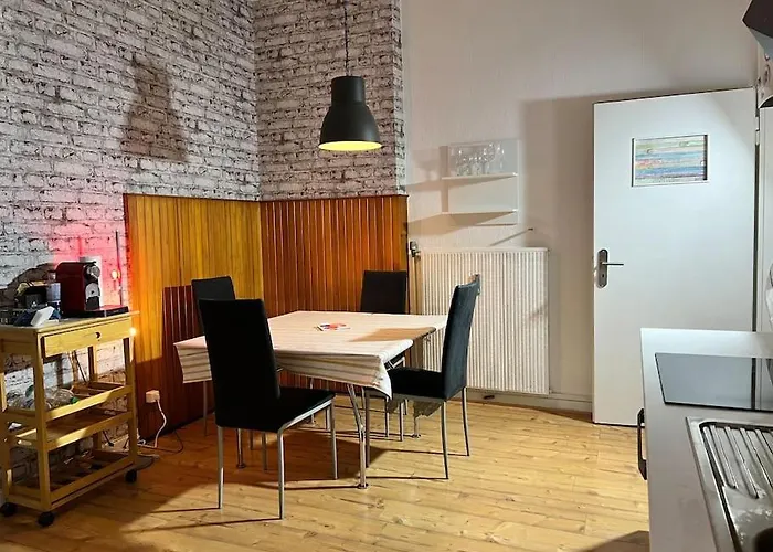 Casa Luna 6 Min Hbf , Erdgeschosswohnung ,altbau Apartmán Duisburg