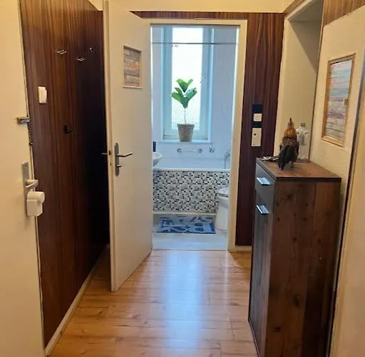 Casa Luna 6 Min Hbf , Erdgeschosswohnung ,altbau 杜伊斯堡