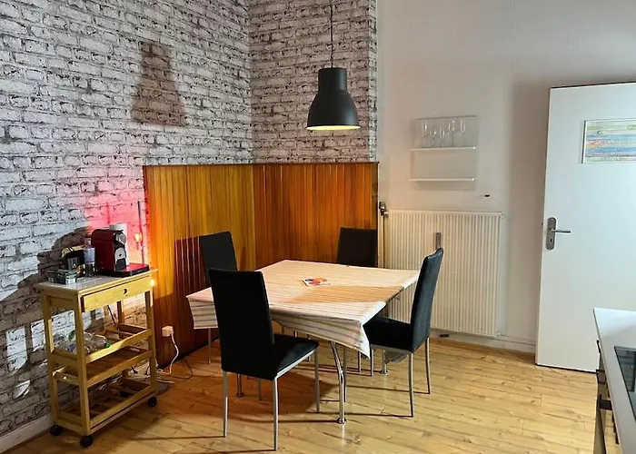 Casa Luna 6 Min Hbf , Erdgeschosswohnung ,altbau Apartmán