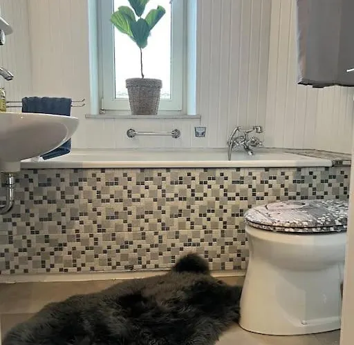 Casa Luna 6 Min Hbf , Erdgeschosswohnung ,altbau Apartmán Duisburg