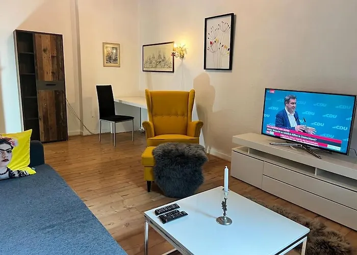 Casa Luna 6 Min Hbf , Erdgeschosswohnung ,altbau Duisburg